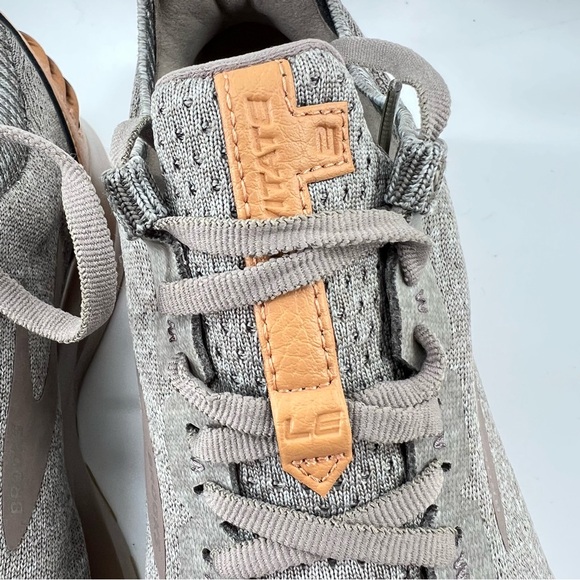 NWOT Brooks Levitate 2 Limited Edition Running Shoes Tan Beige Wood Men 9.5 - Picture 7 of 13